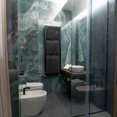 G-rooms Bed & Breakfast 4*